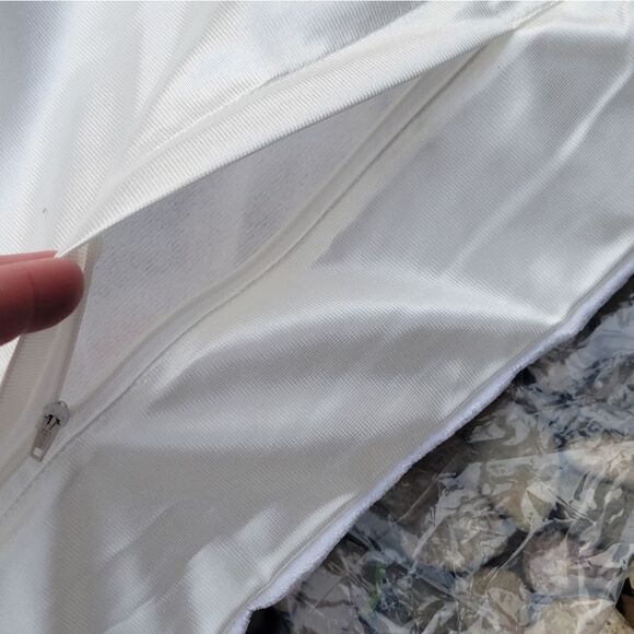 Bulldog Pillow Cover - Picture 5 of 7